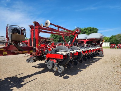 2014 CASE IH 1255 PLANTER