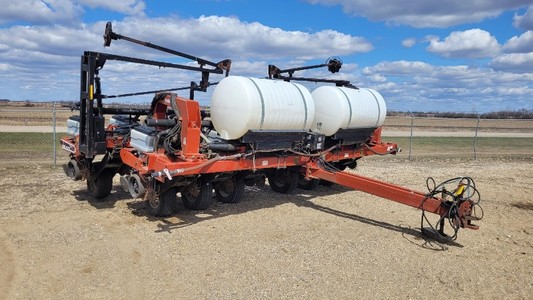 1996 WHITE 6300 PLANTER