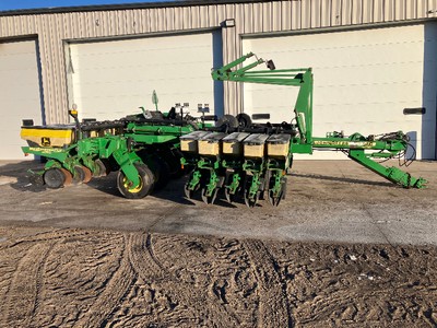 1998 JOHN DEERE 1780 PLANTER