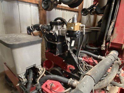 2014 CASE IH 1235 PLANTER