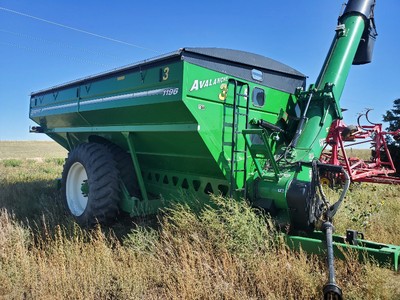 2016 BRENT 1196 GRAIN CART