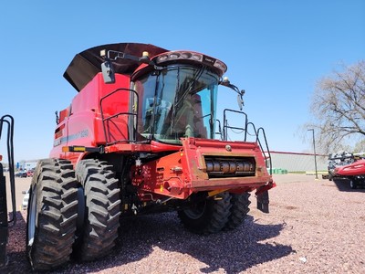 2017 CASE IH 8240 COMBINE