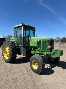 1992 JOHN DEERE 7800 2WD & MFWD Tractor