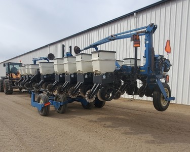 2003 KINZE 3600 PLANTER