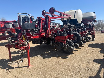 2015 CASE IH 1255 PLANTER
