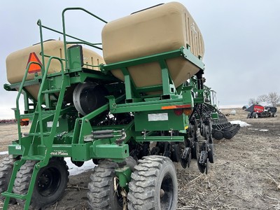 2014 GREAT PLAINS YP2425A PLANTER