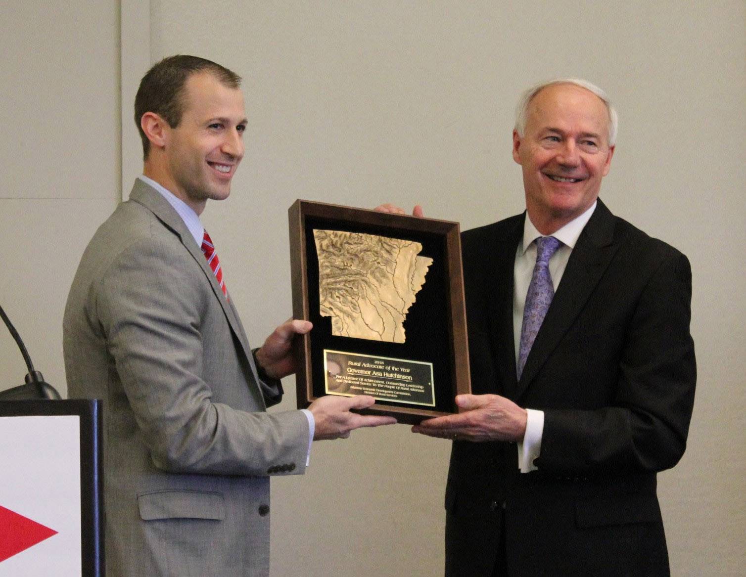 Gov Asa Hutchinson Receives 2018 Rural Advocate of the Year